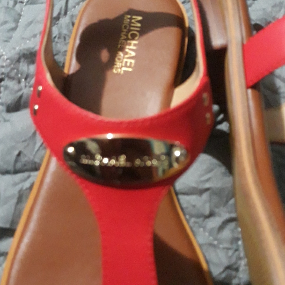 New Sea Coral  Michael kors sandals - Picture 3 of 4